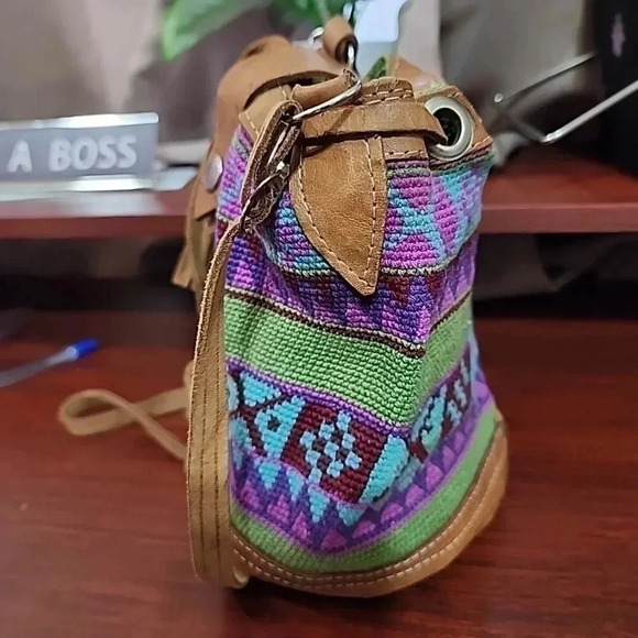 VINTAGE Handwoven Cotton and Leather bucket bag - Picture 5 of 9